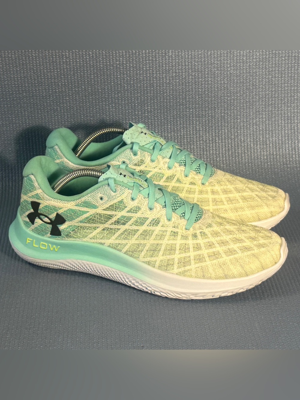 Under Armour Women’s UA Flow Velociti Wind 2 CN Running Shoes Size 12